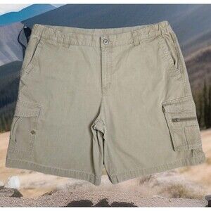 Columbia XCO Cargo Shorts Men’s XL Cotton 10" inseam Khaki/Beige